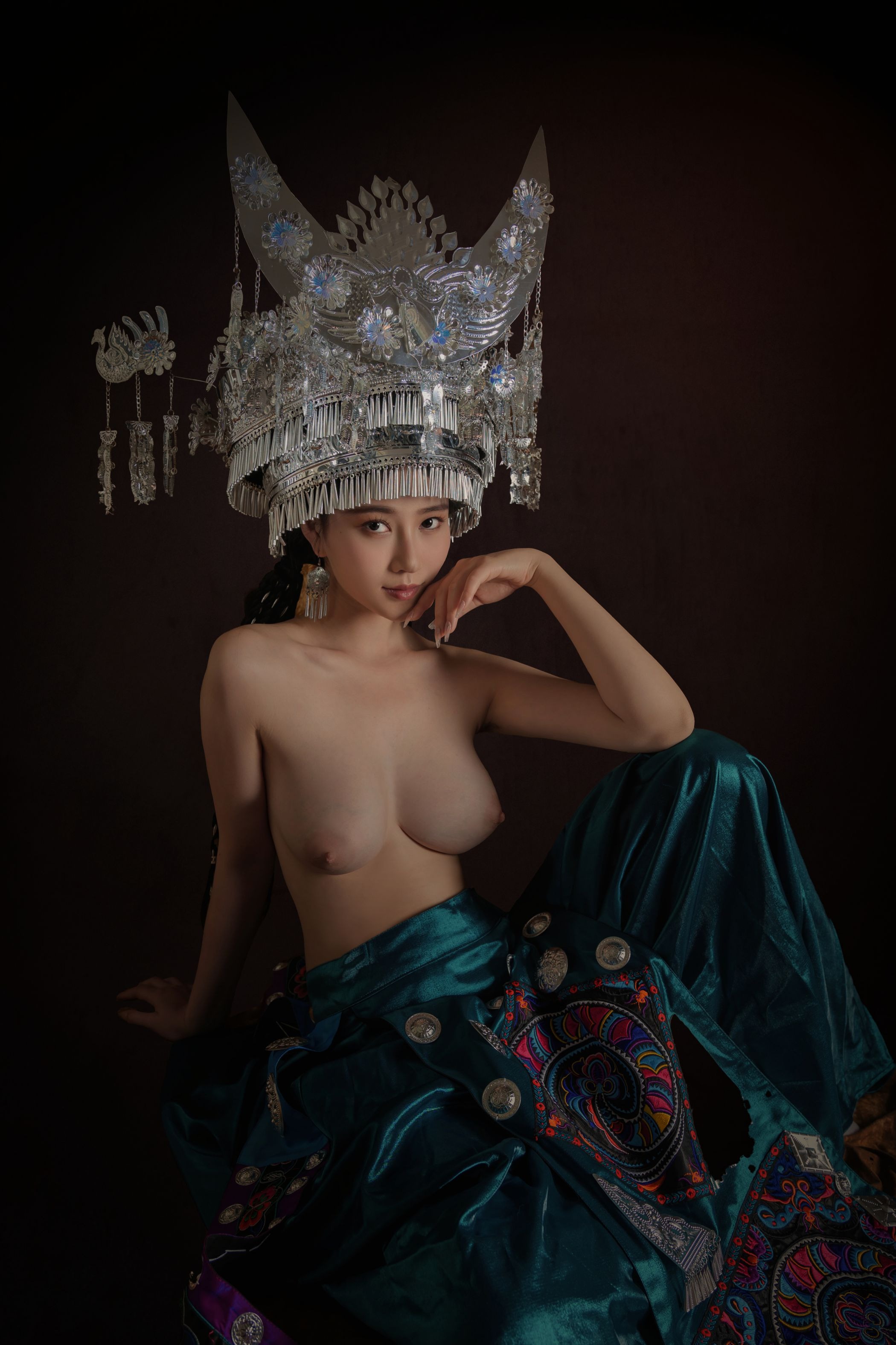 年年 苗疆少女